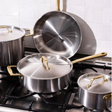 La sauteuse idéale en inox, manche doré - 24 cm