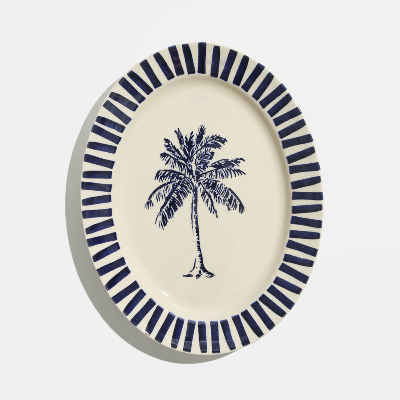 Le plat de présentation, en bleu nuit