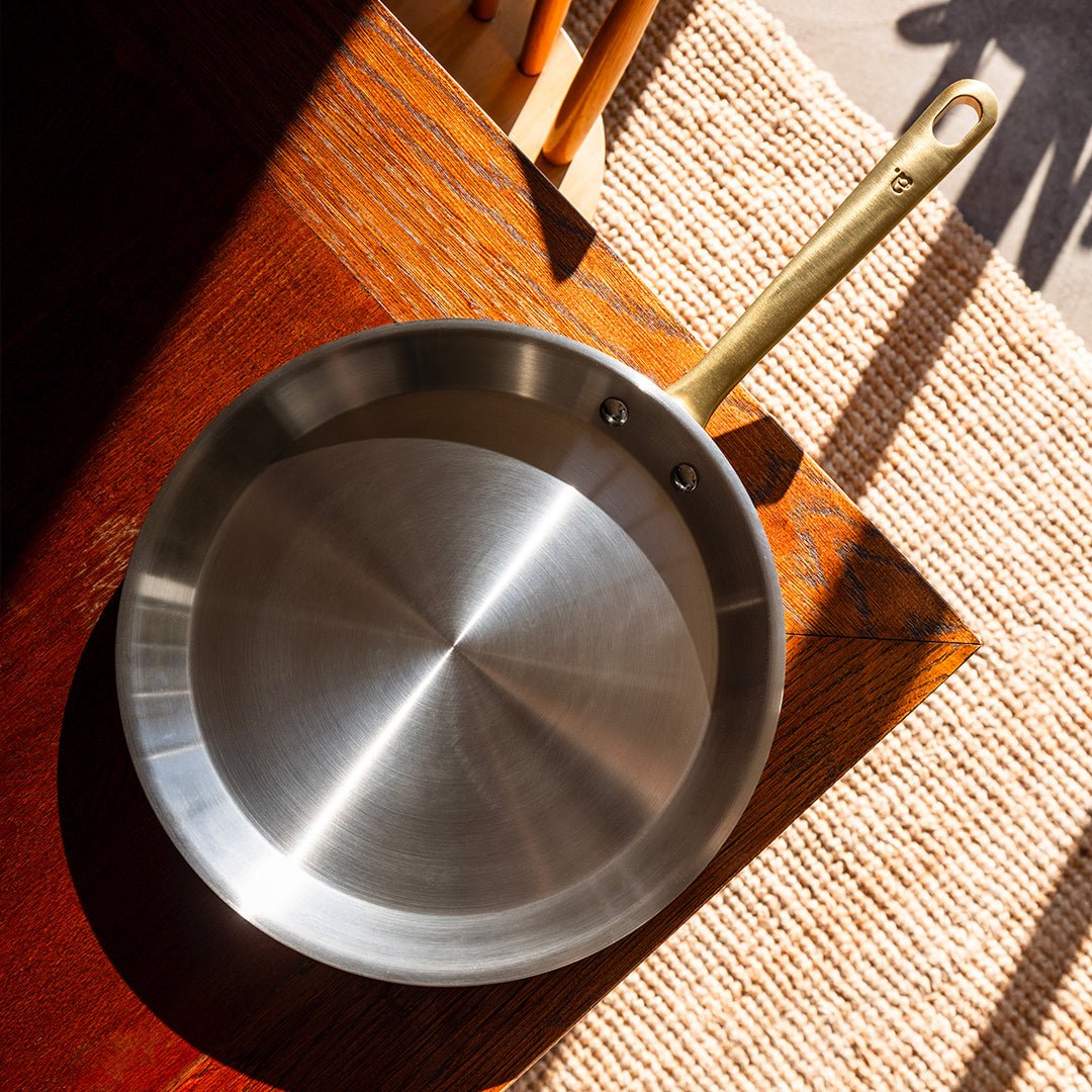 L'indispensable crêpière en inox, manche doré