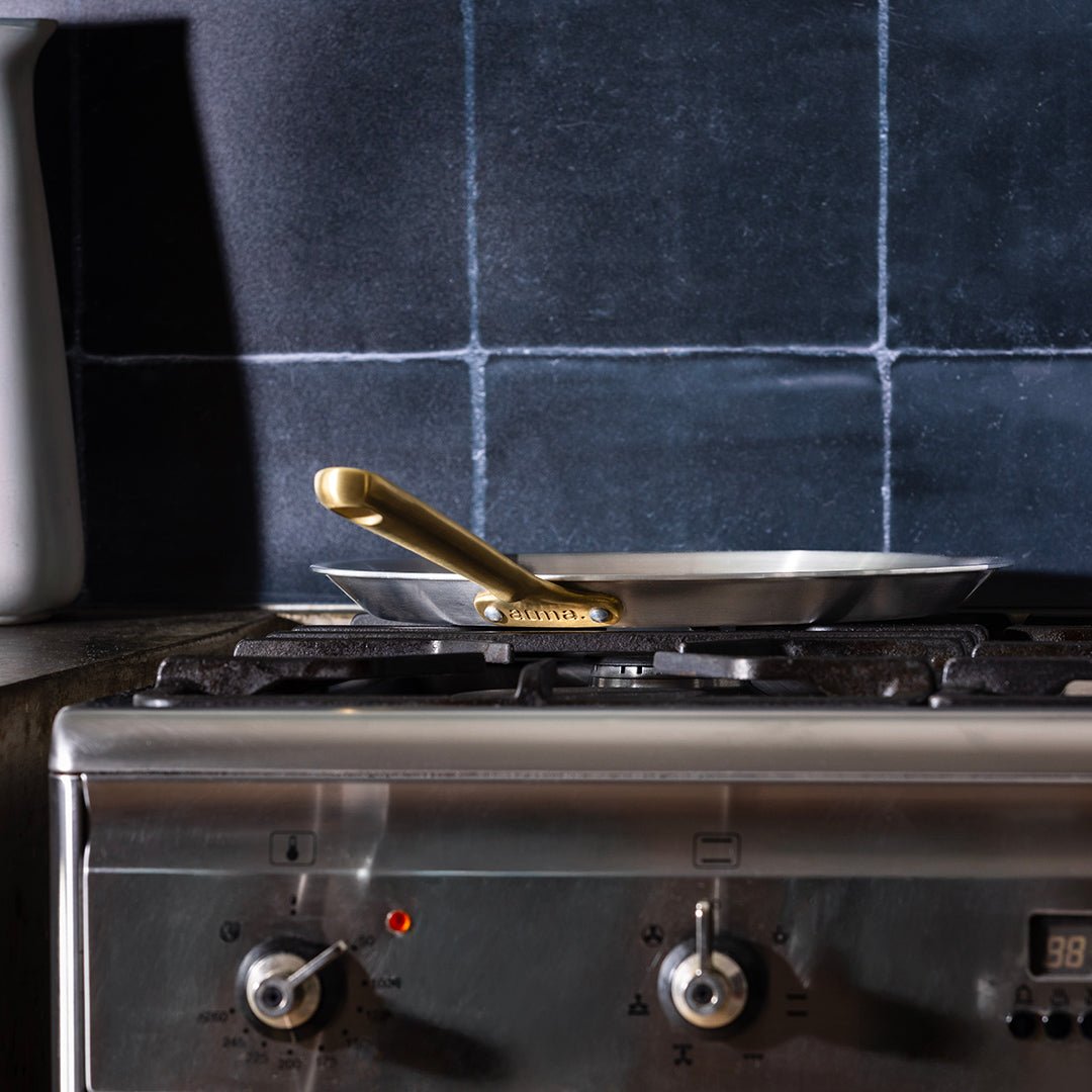 L'indispensable crêpière en inox, manche doré